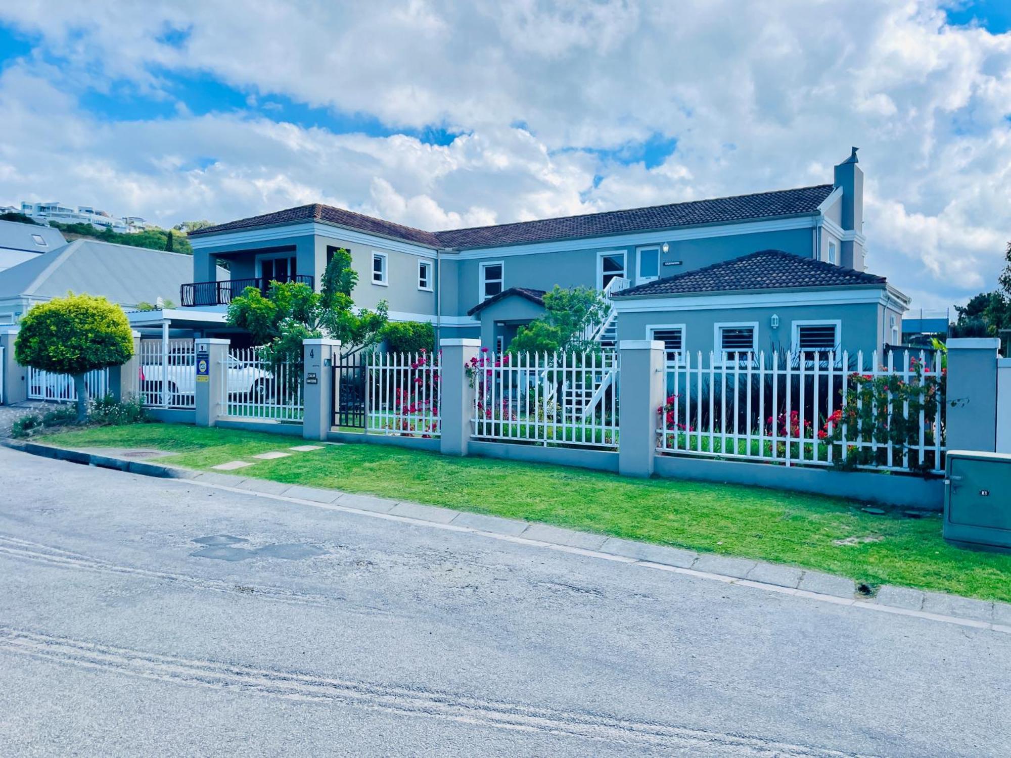 Calm Waters Guesthouse Plettenberg Bay Exterior photo
