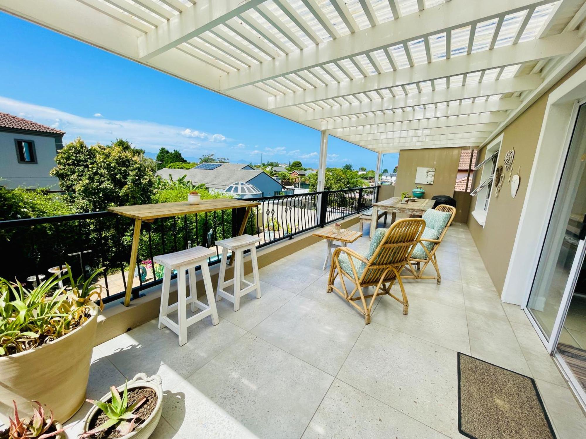 Calm Waters Guesthouse Plettenberg Bay Exterior photo